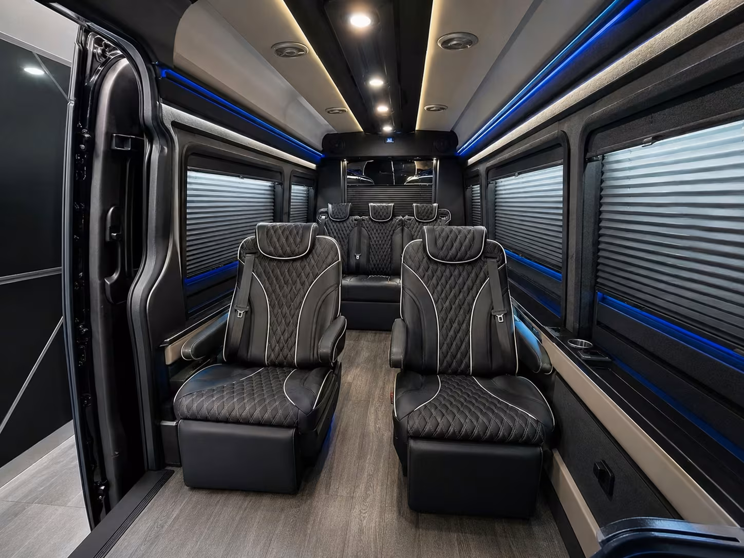 airport shuttle buses for edmond sports teams and fan groups